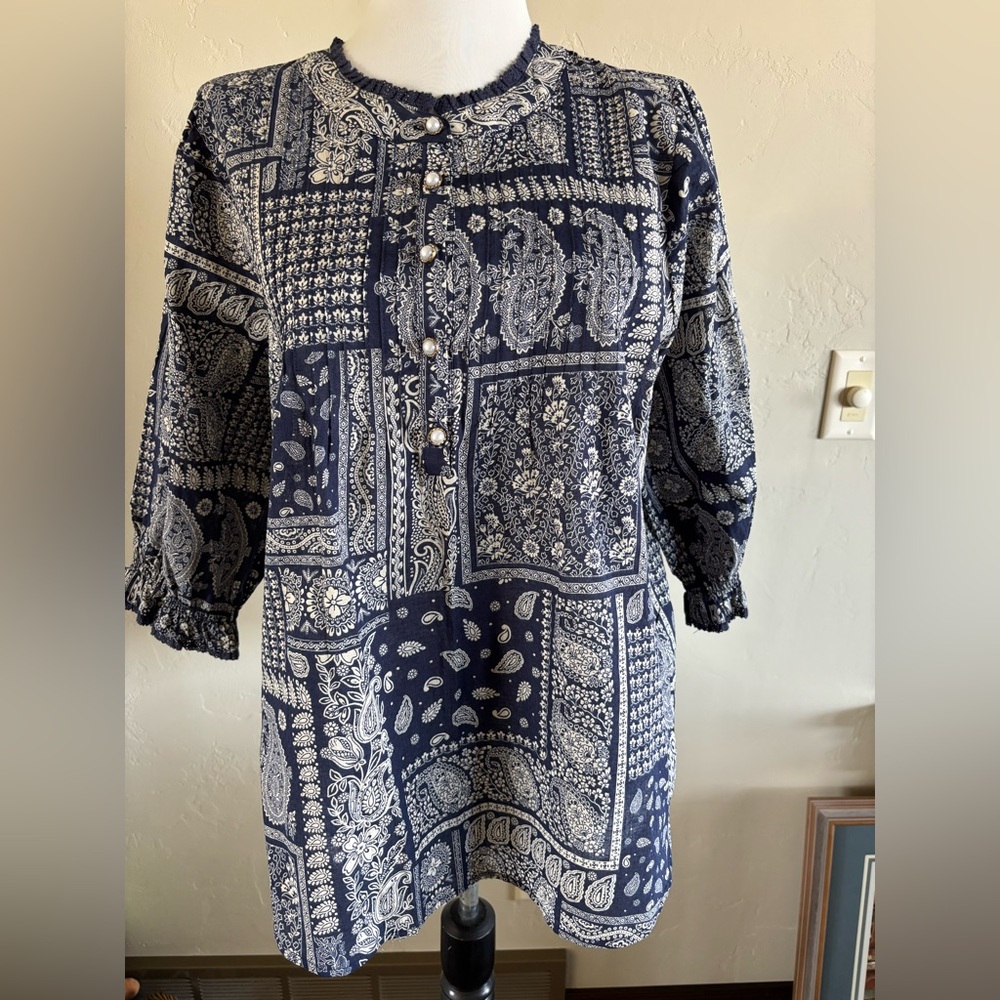 Democracy Women's Navy/Ivory Floral Patterned Top NWT